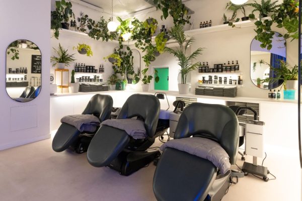 Lush brand new hair salon